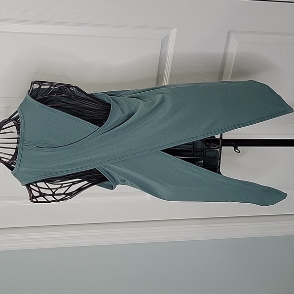 Athleta Tops - Athleta Teal Tank with Criss Cross in Back - Size Small